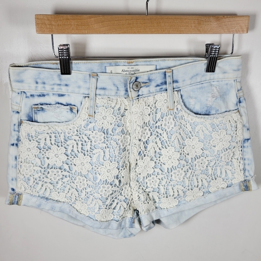 Abercrombie & Fitch Floral Embroidered Denim Shorts Size 28/6